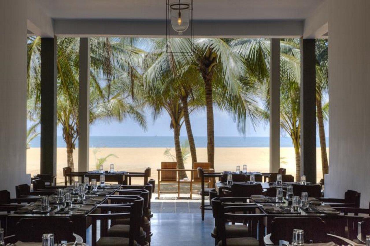 Jetwing Blue Hotel Negombo Exterior photo