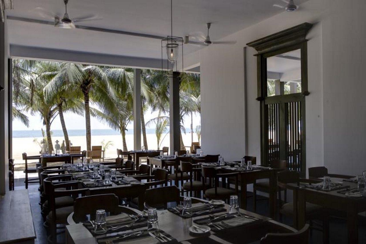 Jetwing Blue Hotel Negombo Exterior photo